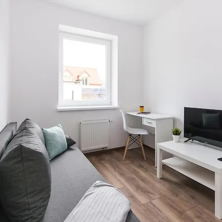 White Rooms Rentyear Apartments Pensjonat *
