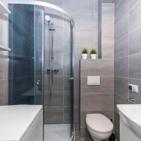Casa de hóspedes White Rooms Rentyear Apartments Gdańsk
