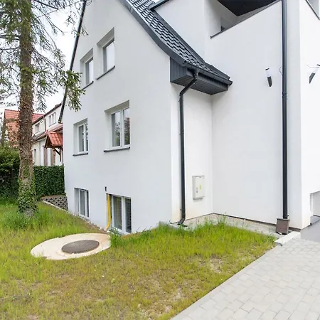 White Rooms Rentyear Apartments Gasthof Danzig